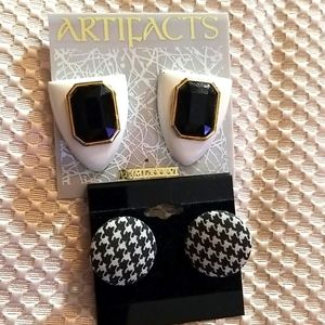 ARTIFACTS EARRING AND ONE PAIR GINGHAM EARRINGS